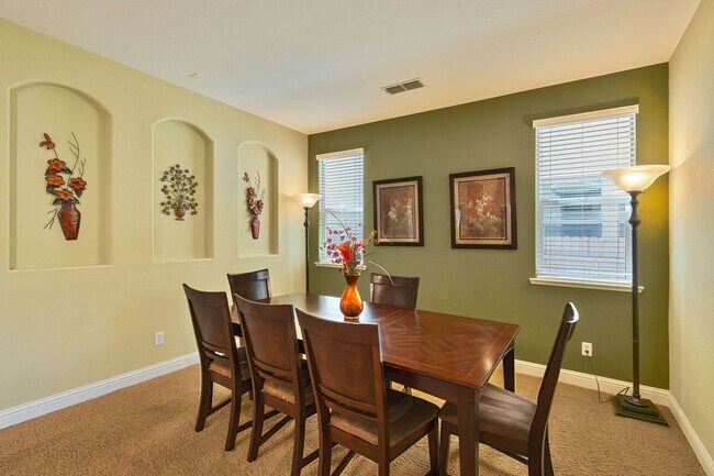 Building Photo - 9952 Spring View Way