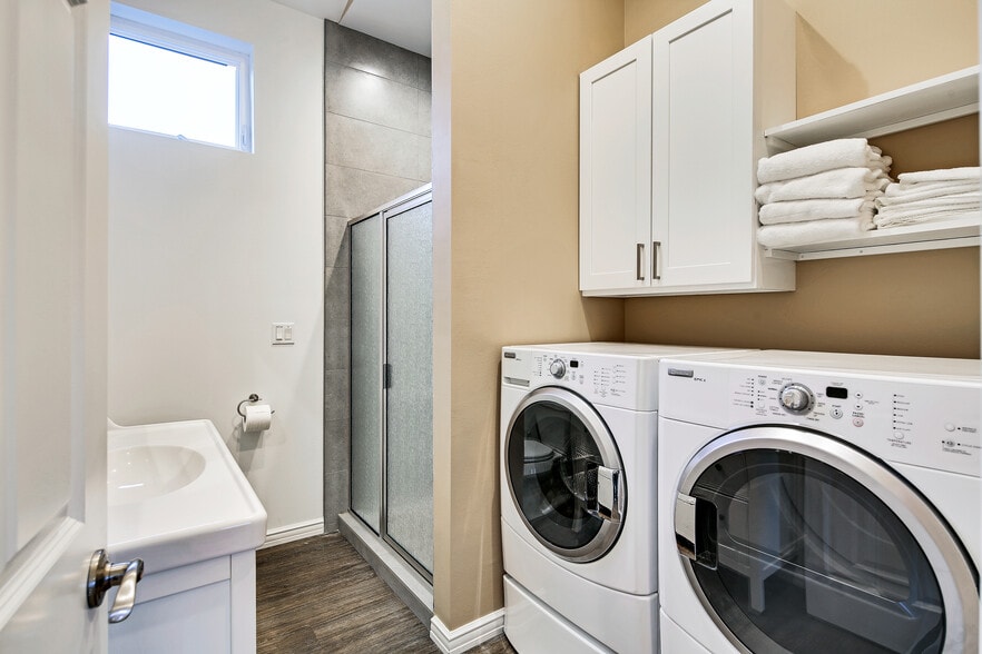 Building Photo - 2732 44th Ave SW