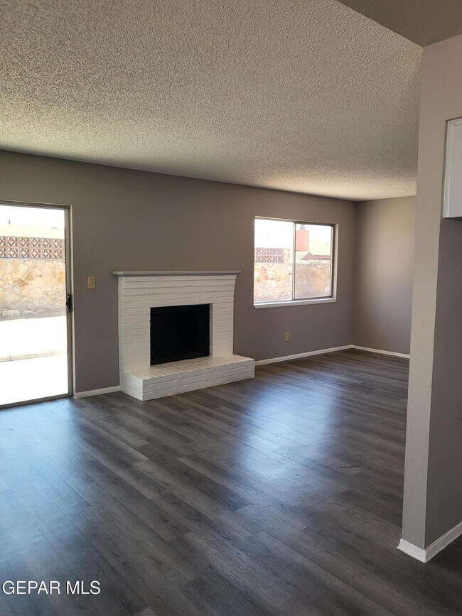 Building Photo - 3012 Roy Pace Dr