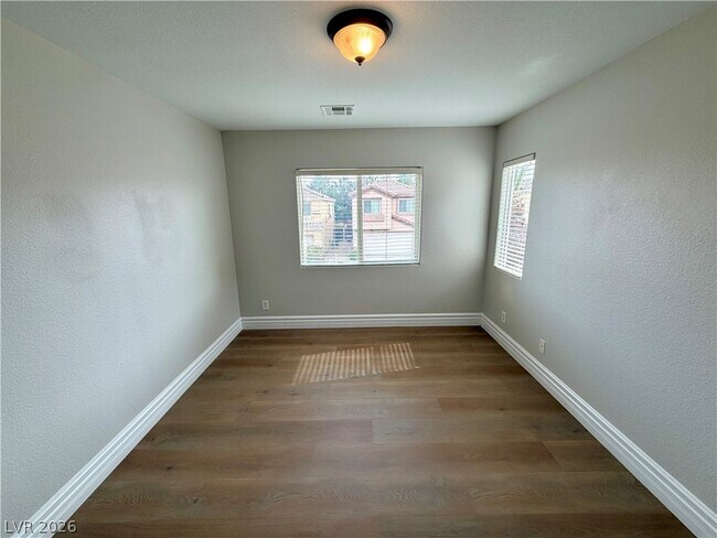 Building Photo - 299 Dogleg Dr