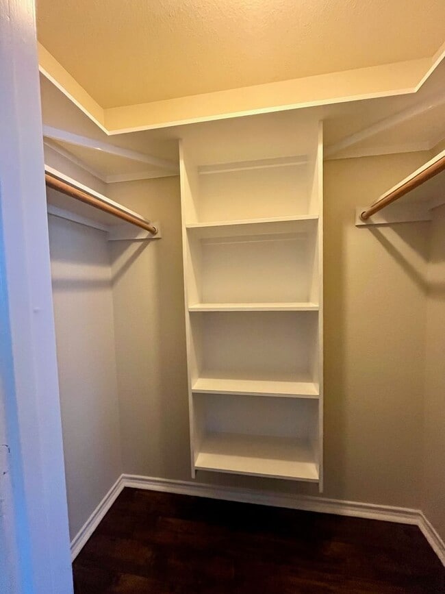 Building Photo - *Fantastic Home in Great Stone Oak Location*