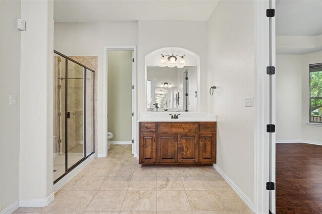 Building Photo - 1020 Winding Way Dr