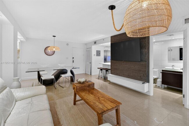 Building Photo - 2401 Collins Ave