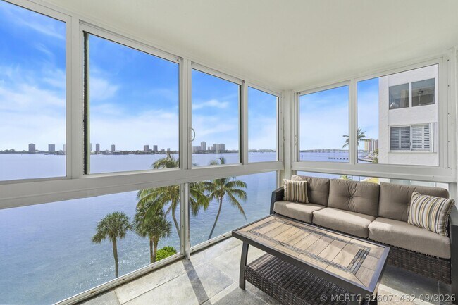 Building Photo - 501 Lake Shore Dr