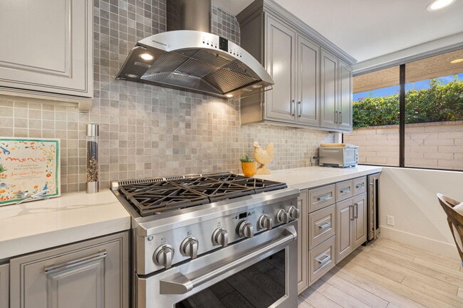 Building Photo - 76 Princeton Dr