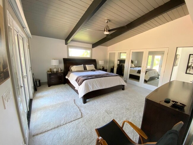 Building Photo - Luxurious Modern Living in the Heart of San Diego with Solar!