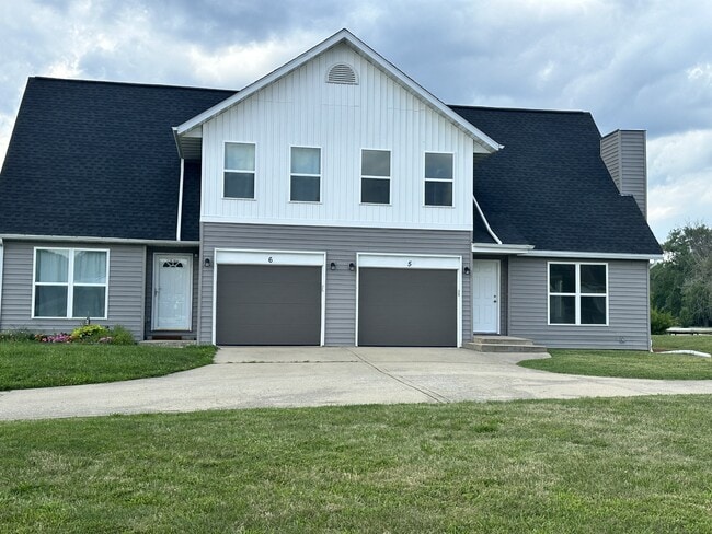 Building Photo - 5 Ram Ct