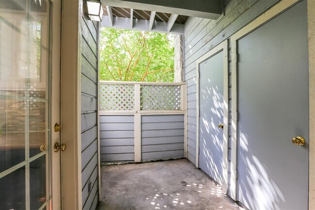 Building Photo - 3111 Tom Green St