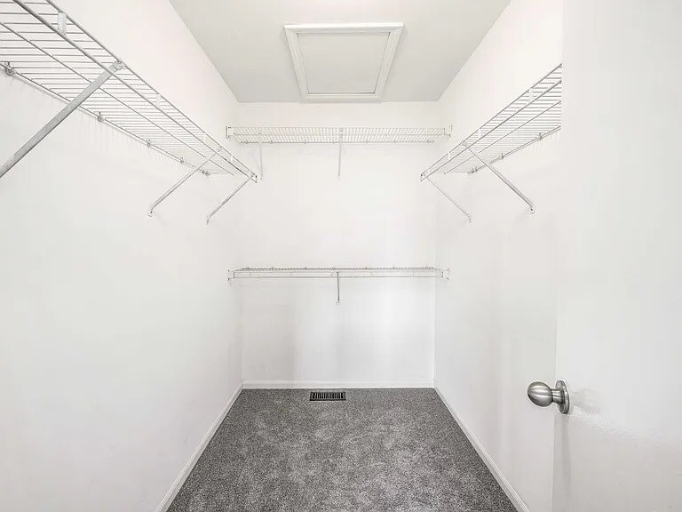 Building Photo - 13843 S Cambridge Cir