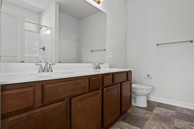 Building Photo - Townhome for Rent with Covered Patio!