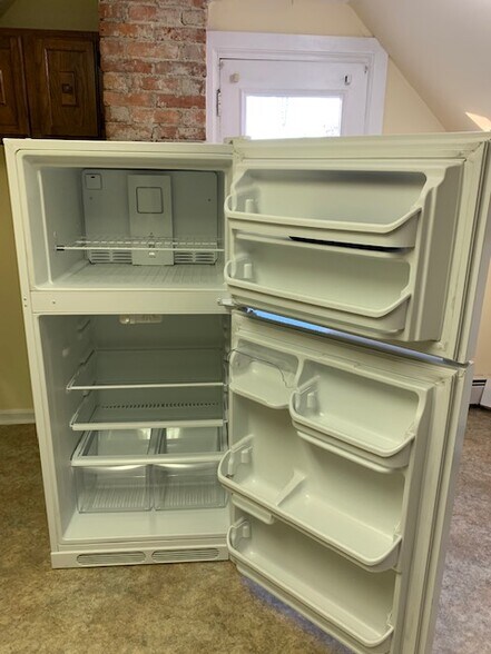 Building Photo - 501 Shore Rd