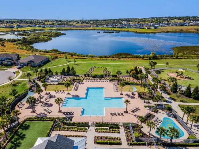 Building Photo - 3 Bedroom Resort Style Living in Gated Community