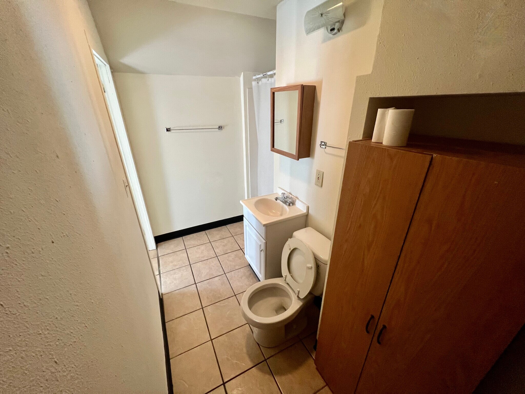 Building Photo - 440 Lake St