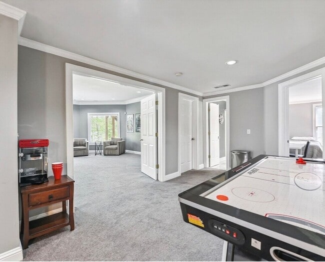 Building Photo - 4020 W Stubbs Rd