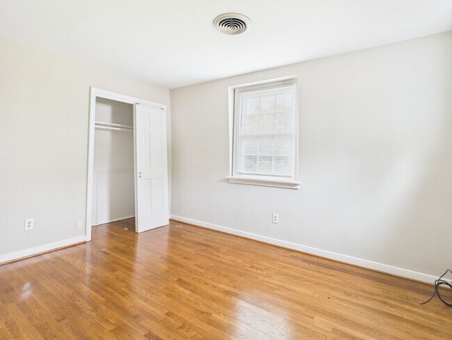 Building Photo - 1519 Chauncey Ln