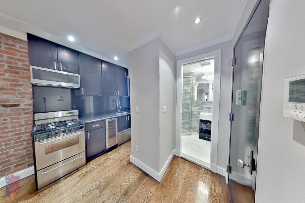 Building Photo - 436 W 52nd St