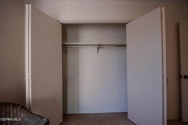 Building Photo - 252 Shadow Mountain Dr