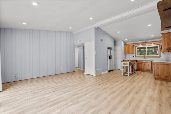 Building Photo - 3 Gambrel Oak Pl