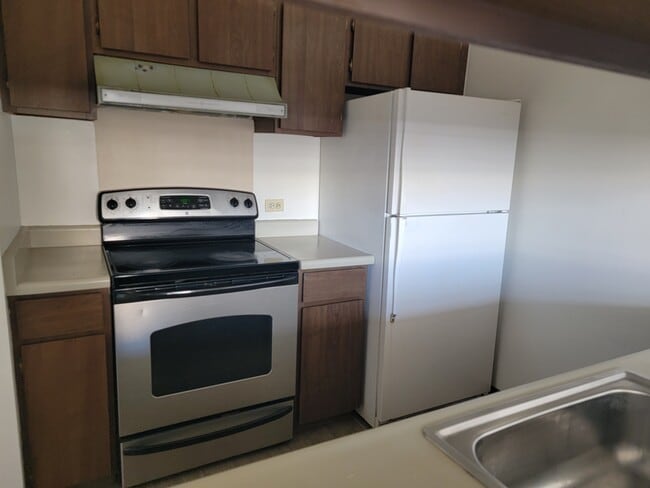 Building Photo - 2444 Hihiwai St