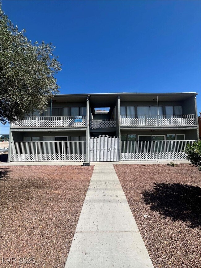 Building Photo - 1388 E Desert Inn Rd