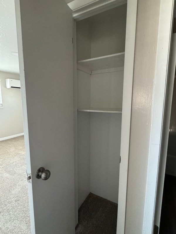 Building Photo - 833 W 350 S