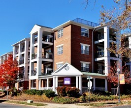 Building Photo - Kentlands Manor