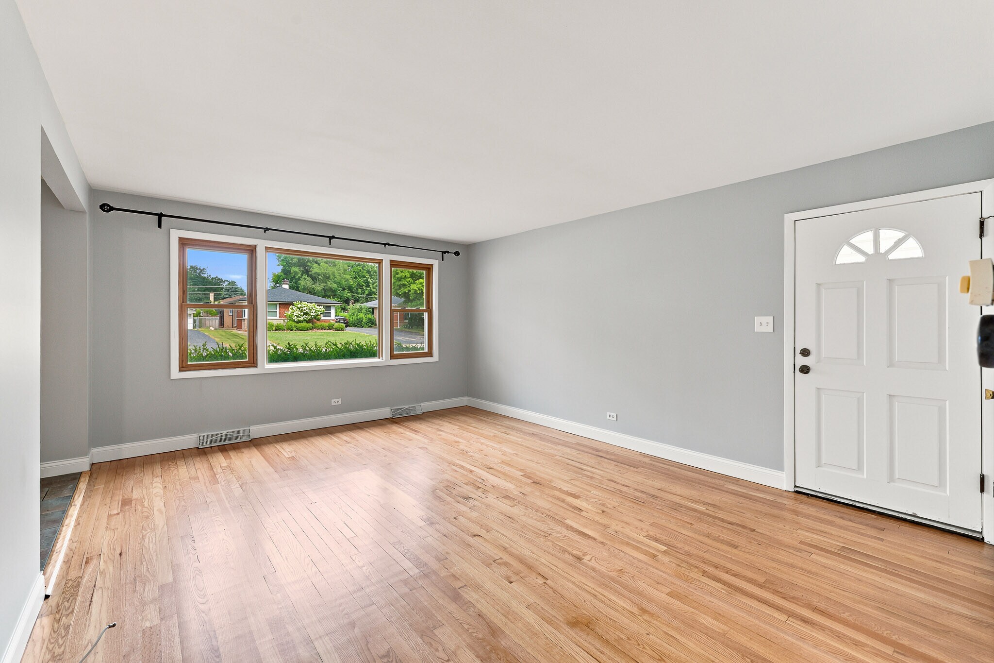 Building Photo - 1113 S Haddow Ave