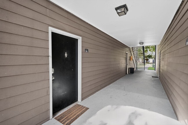 Building Photo - 5750 N Major Dr