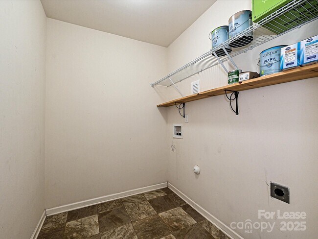 Building Photo - 104 Mulligan Dr