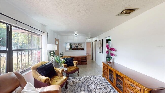 Building Photo - 502 N Beverly Ave