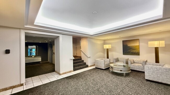 Building Photo - Comfortable Studio Living with Balcony, Parking & Storage at Daniel Burnham Court