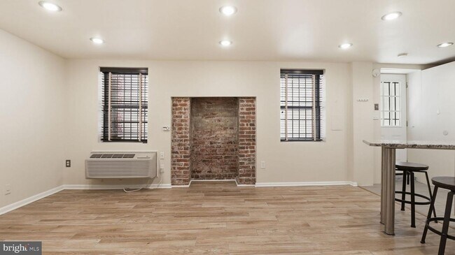 Building Photo - 1450 Harvard St NW