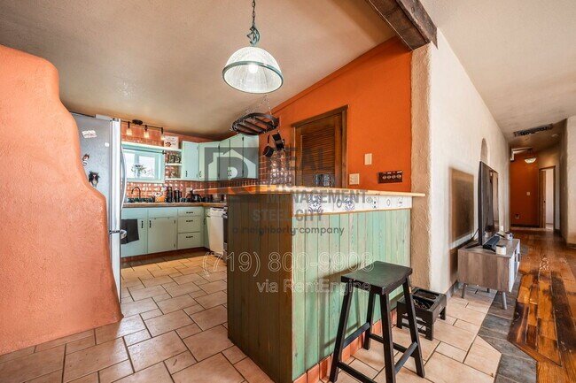 Building Photo - 531 E Milt Dr