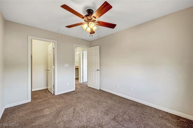 Building Photo - 985 Pebble Lake St