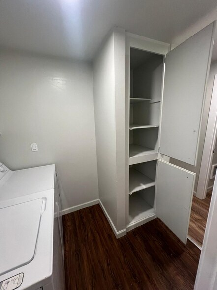 Building Photo - 2415-2417 E 20th St