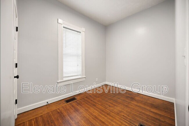 Building Photo - 1135 Milton St