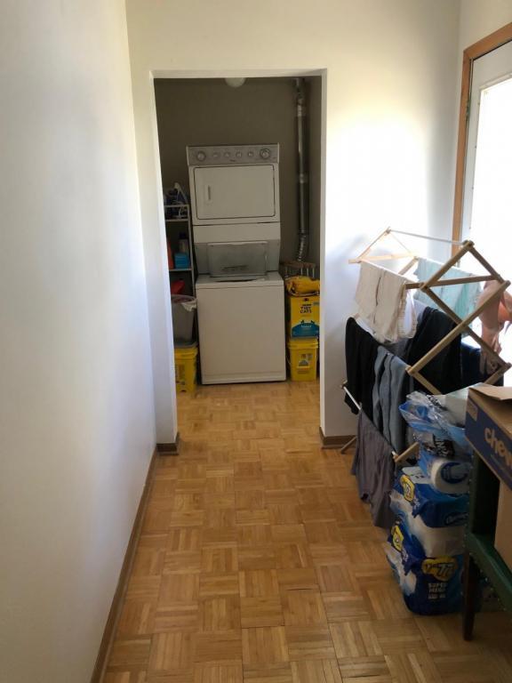 Building Photo - 1014 E Johnson St