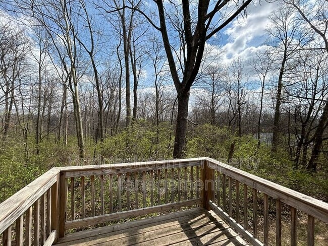 Building Photo - 1417 Forest Ln