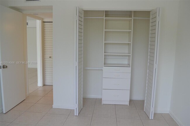 Building Photo - 255 Galen Dr