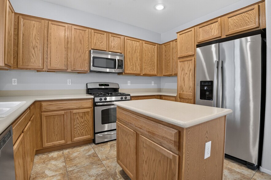 Building Photo - 10648 Bandera Mountain Ln