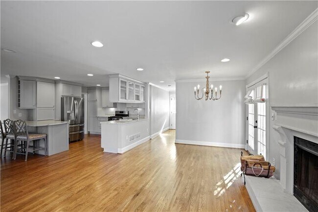 Building Photo - 105 Spruell Springs Rd