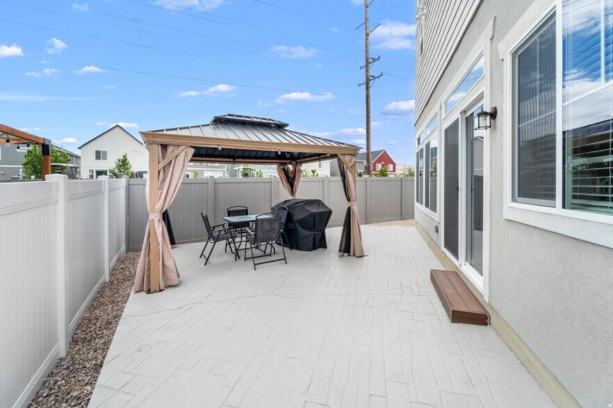 Building Photo - 41 E Brushy Canyon St