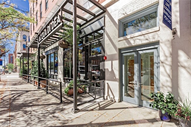 Building Photo - 408 W St Clair Ave