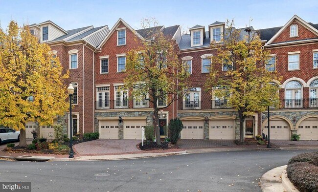 Building Photo - 4914 John Ticer Dr
