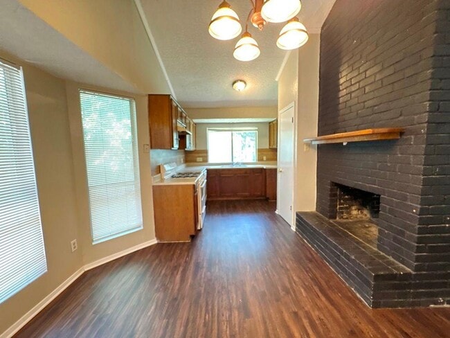 Building Photo - 1107 Spearson Ln