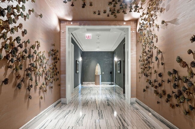 Building Photo - 118 E Erie St