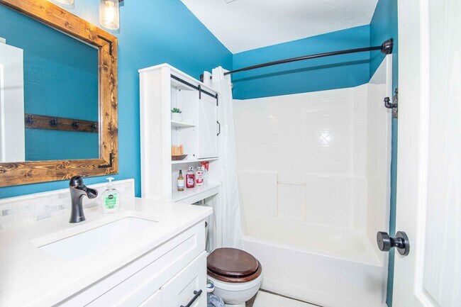 Building Photo - Beautiful Boise Home