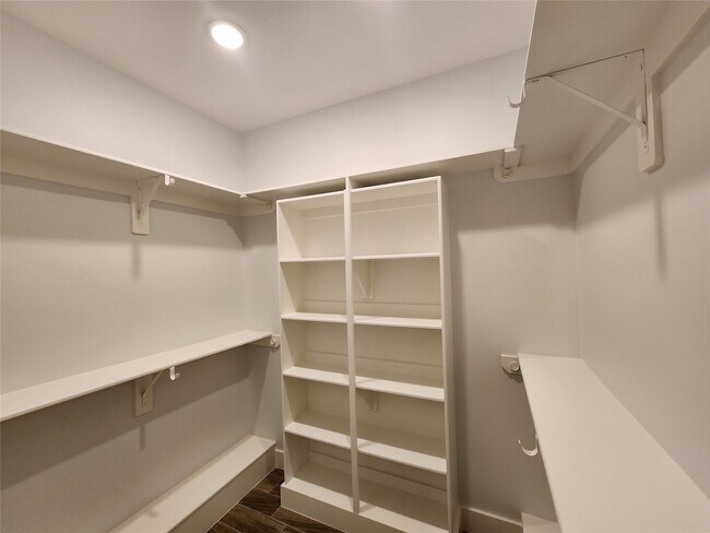 Building Photo - 25982 Lantern Ln