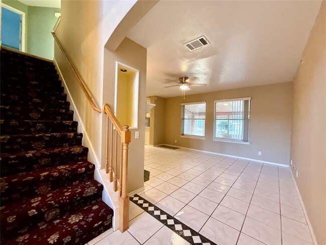 Building Photo - 13720 Greinert Dr