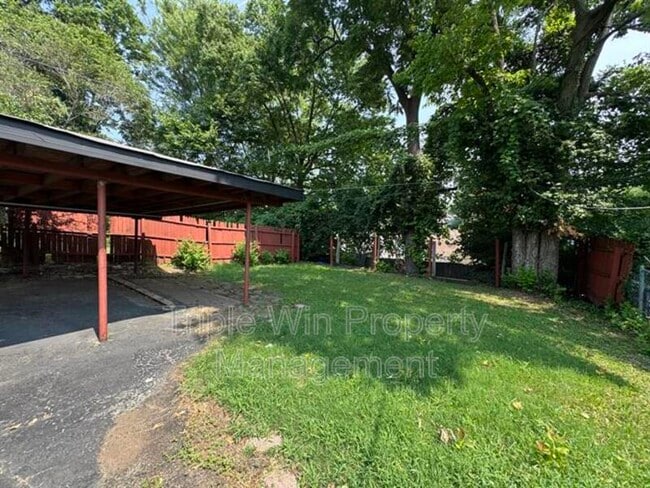 Building Photo - 6905 Woodrow Ave